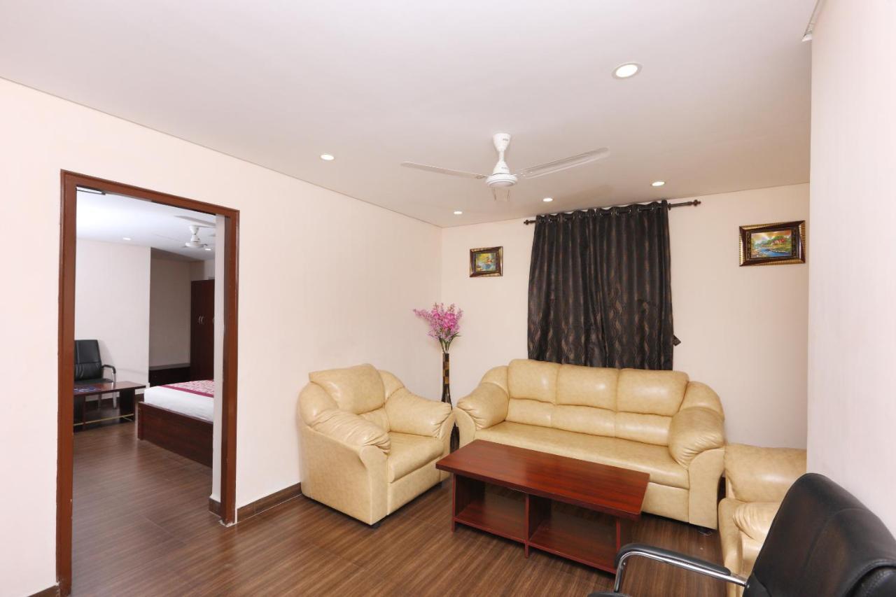 Hotel Oyo 1001 Palmtree Corporate Anna Nagar Chennai Exterior foto